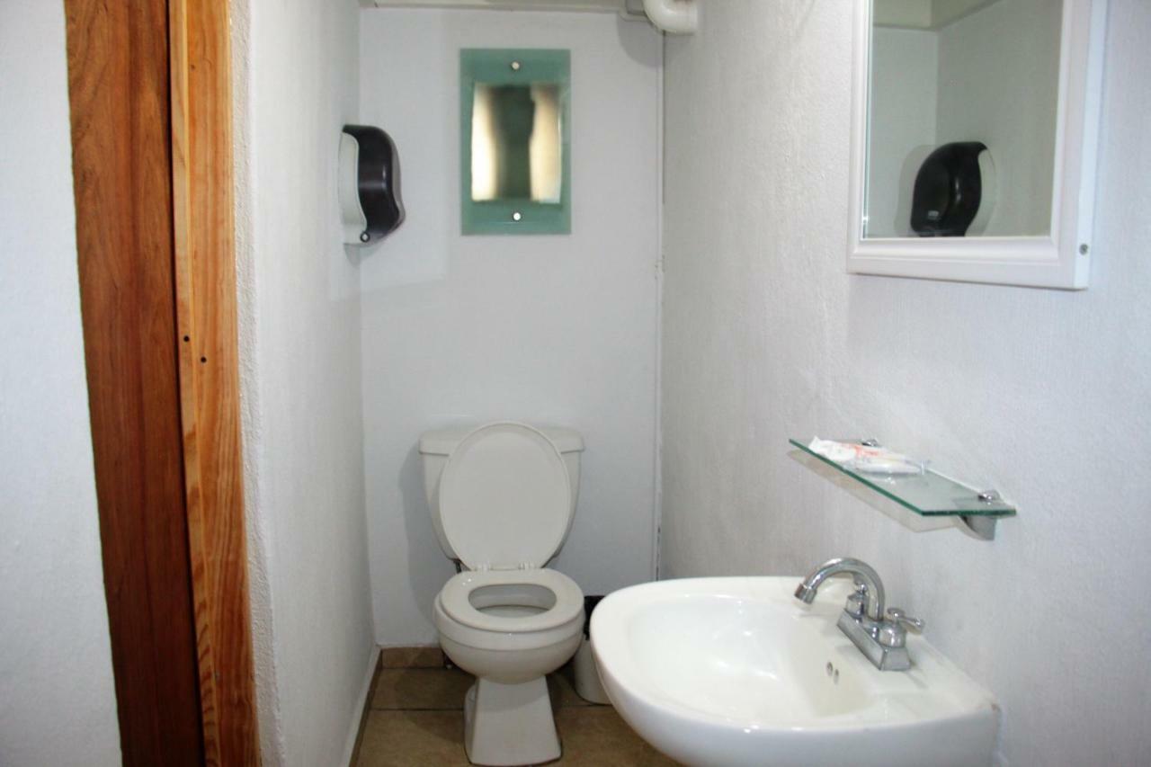 Single Room Private Bathroom,835075847:JPEG